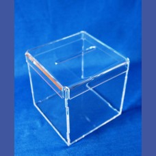 URNA VOTACION para sobremesa con tapa tipo caja de zapatos<br>Medidas: 150 x 150 x 150 mm<br>